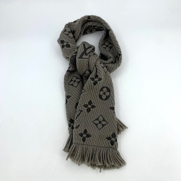Louis Vuitton Gray-Brown Logo Monogram Wool Tassel Scarf - Picture 9 of 9